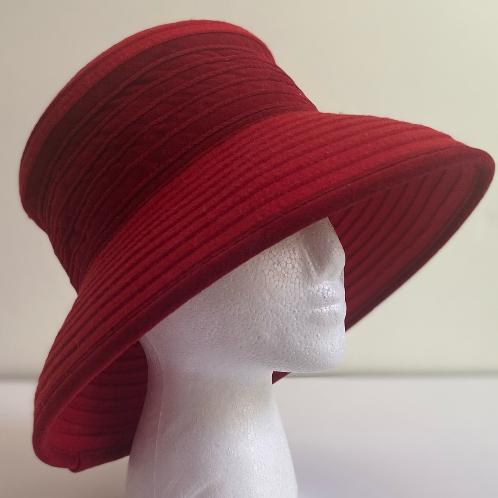 90s Vintage 100% wool bucket hat church mod